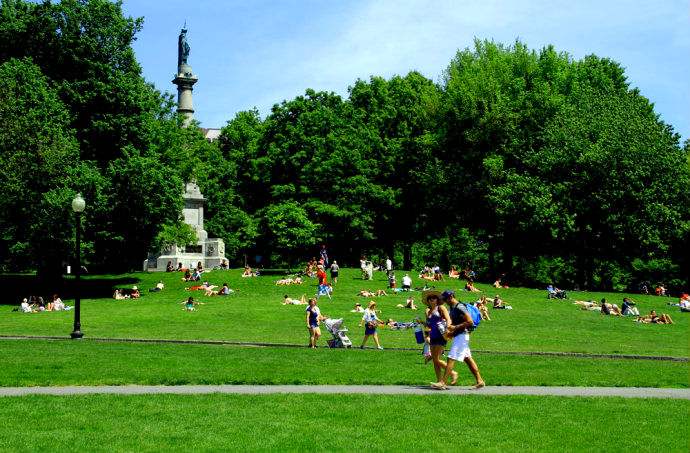 美国看病：十几岁的女孩晒黑癌症风险增加