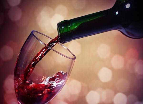 红葡萄酒抗氧化剂白藜芦醇有望抗击癌症的形成